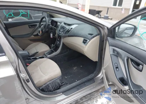 2016 Hyundai Elantra Se z USA, uszkodzony, nr VIN 5NPDH4AE3GH738965